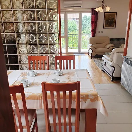 Fili Apartment *